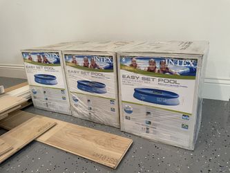 Intex 13' x 33" Easy Set Inflatable Swimming Pool with pump.