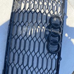 2021 -2025 AUDI RS5 FRONT BLACK GRILLE W/CHROME EMBLEM