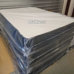 NEW QUEEN-SIZE MATTRESS AND BOX SPRING 🆕️