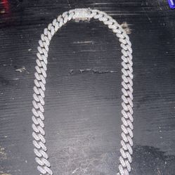 Iced Out Cuban Chain 22 Inch