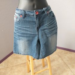 Dollhouse jean shorts (crazy sexy cool) size 13
