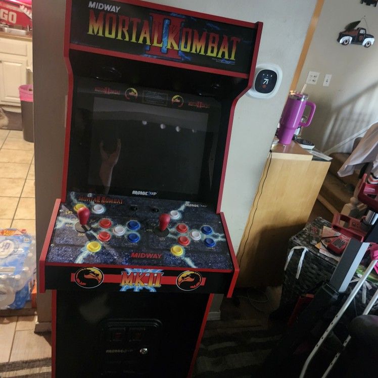 Mortal Combat Arcade Game And Stools