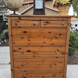 Solid Wood  6 Drawer Hemnes Dresser Chest of Drawers Furniture Great Condition 