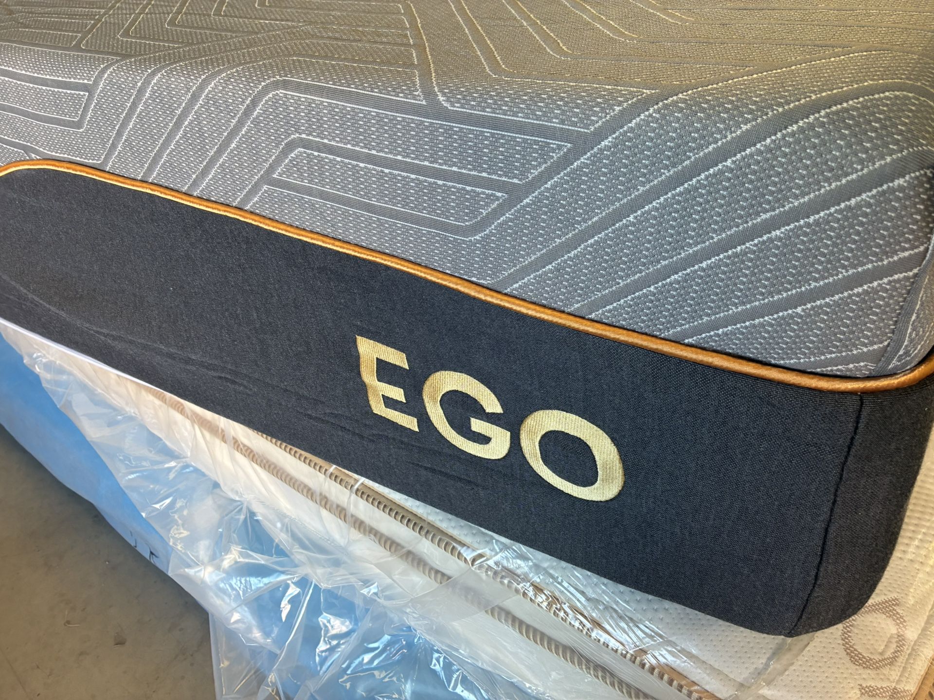 New Ego Memory Foam Mattress ! Queen 13”