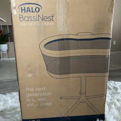 Halo Bedside Bassinet $100