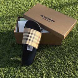 Burberry slides 7.5