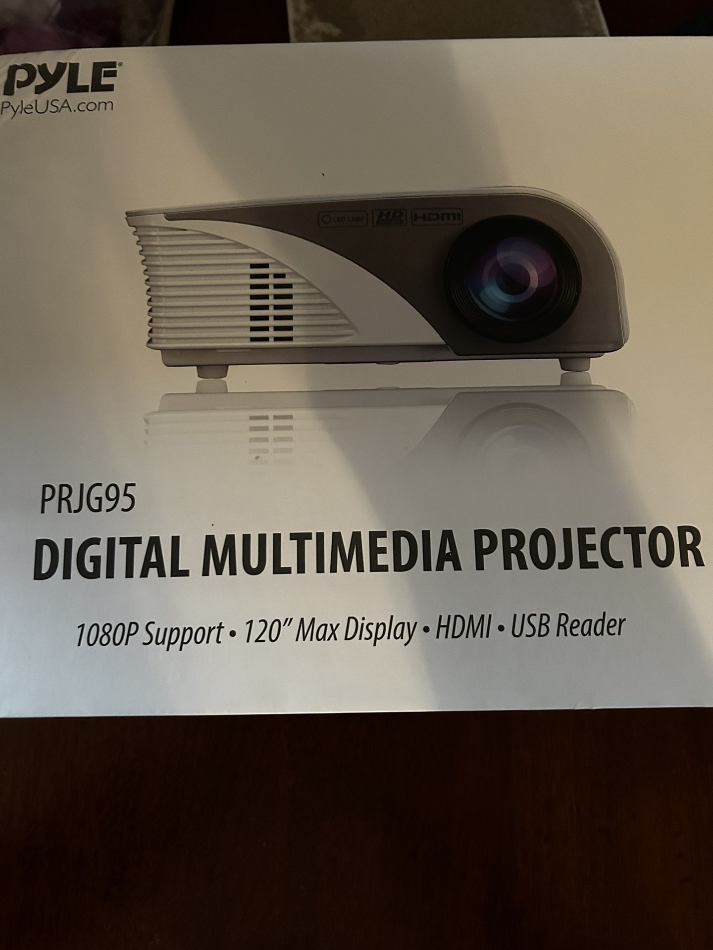 Pyle Digital Multimedia Projector