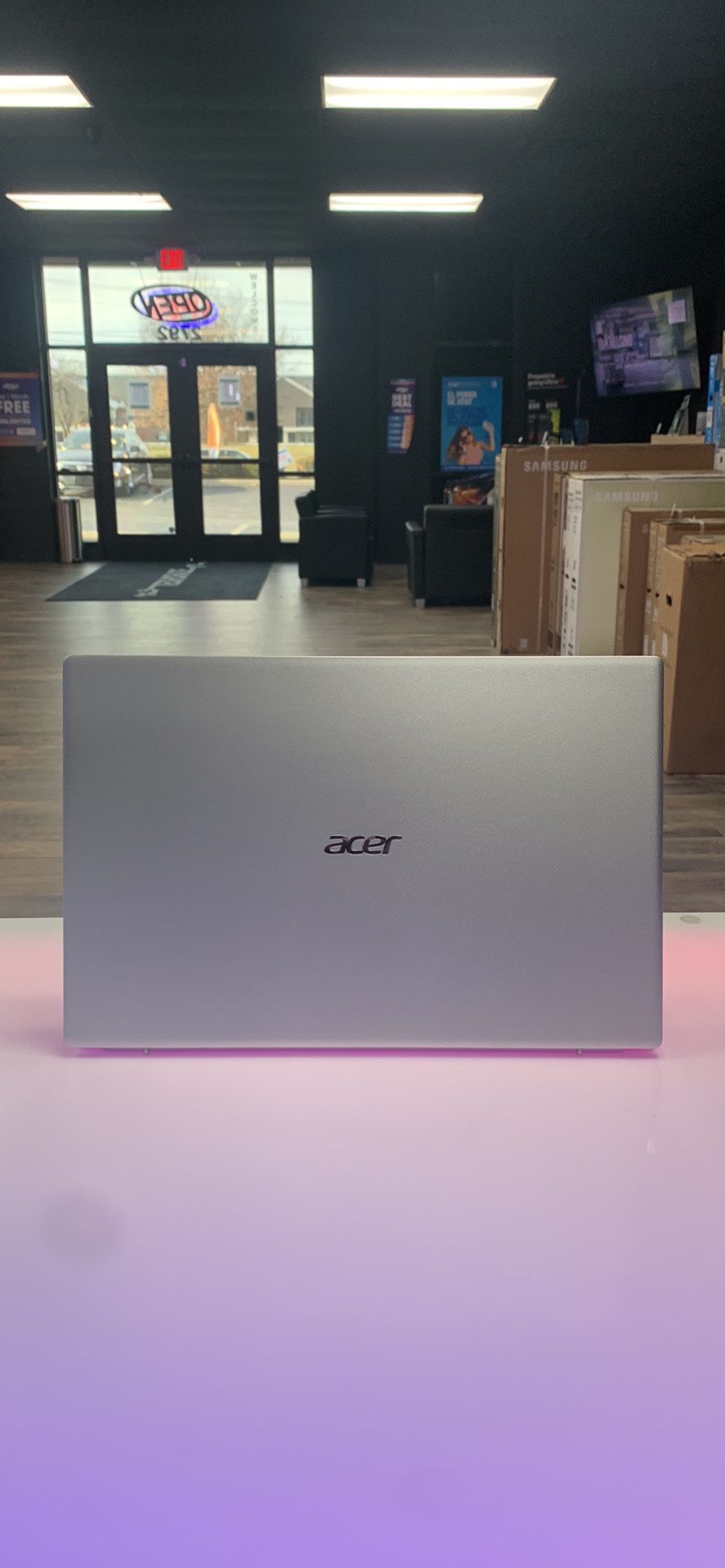 Acer Swift 3 AMD Ryzen 7 512GB SSD/8GB Ram New 