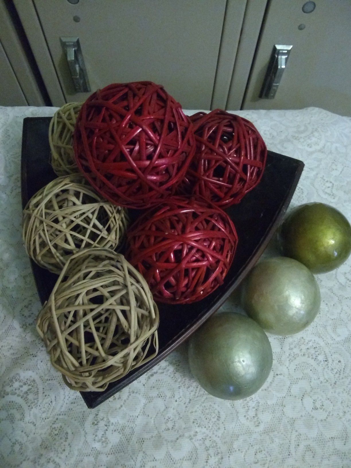 Wicker decorative balls