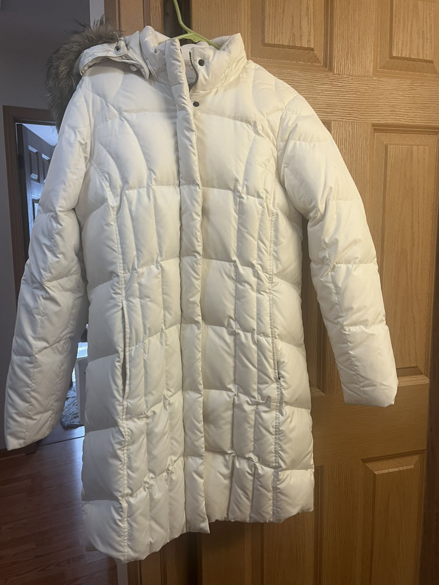 Women’s Eddie Bauer Down Coat Medium