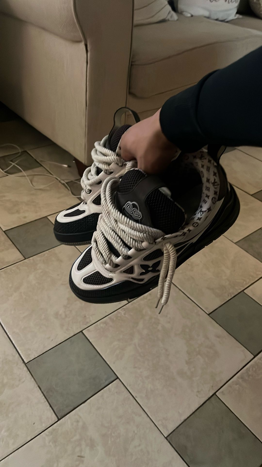 LV SKATES