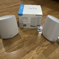 Orbi 750 Series Tri-Band WiFi 6 Mesh System, 4.2Gbps, Router + 1 Satellite