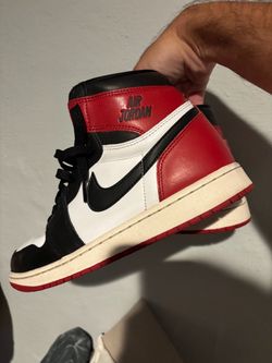 Nike Air Jordan 1 High Black Toe Sneakers