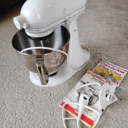 KitchenAid Artisan food mixer chef cook  Very Good Condition 