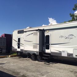 2012 Motor Home trailer