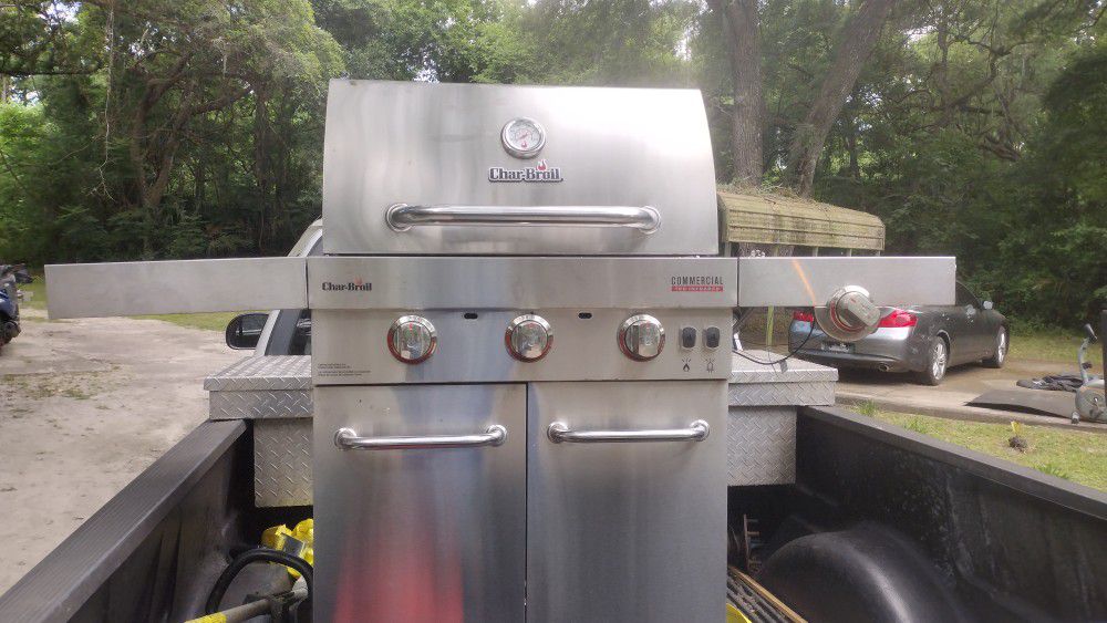Charbroil Grill