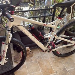 Niner full suspension mountain bike