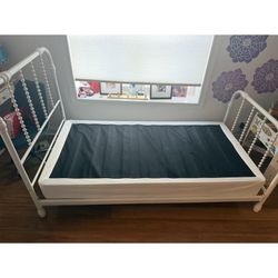 White Metal Twin Jenny Lind Style Bed
