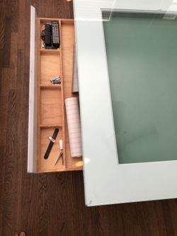 Coffe table with hide away drawers