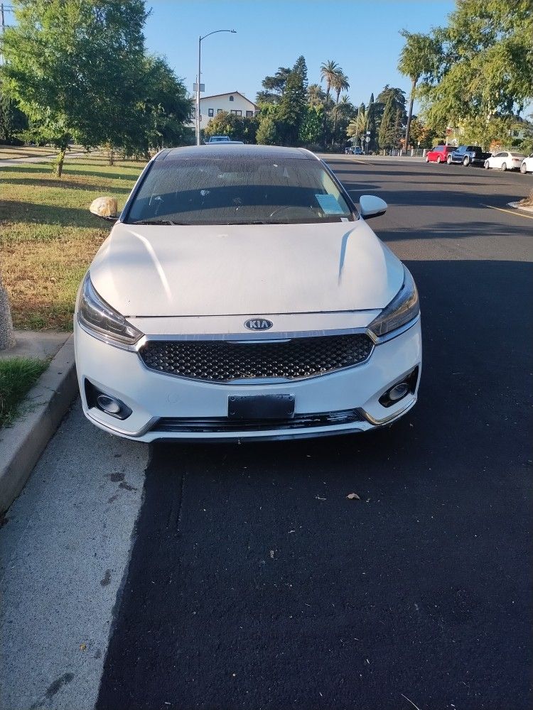 2018 Kia K7 "Low Miles!"