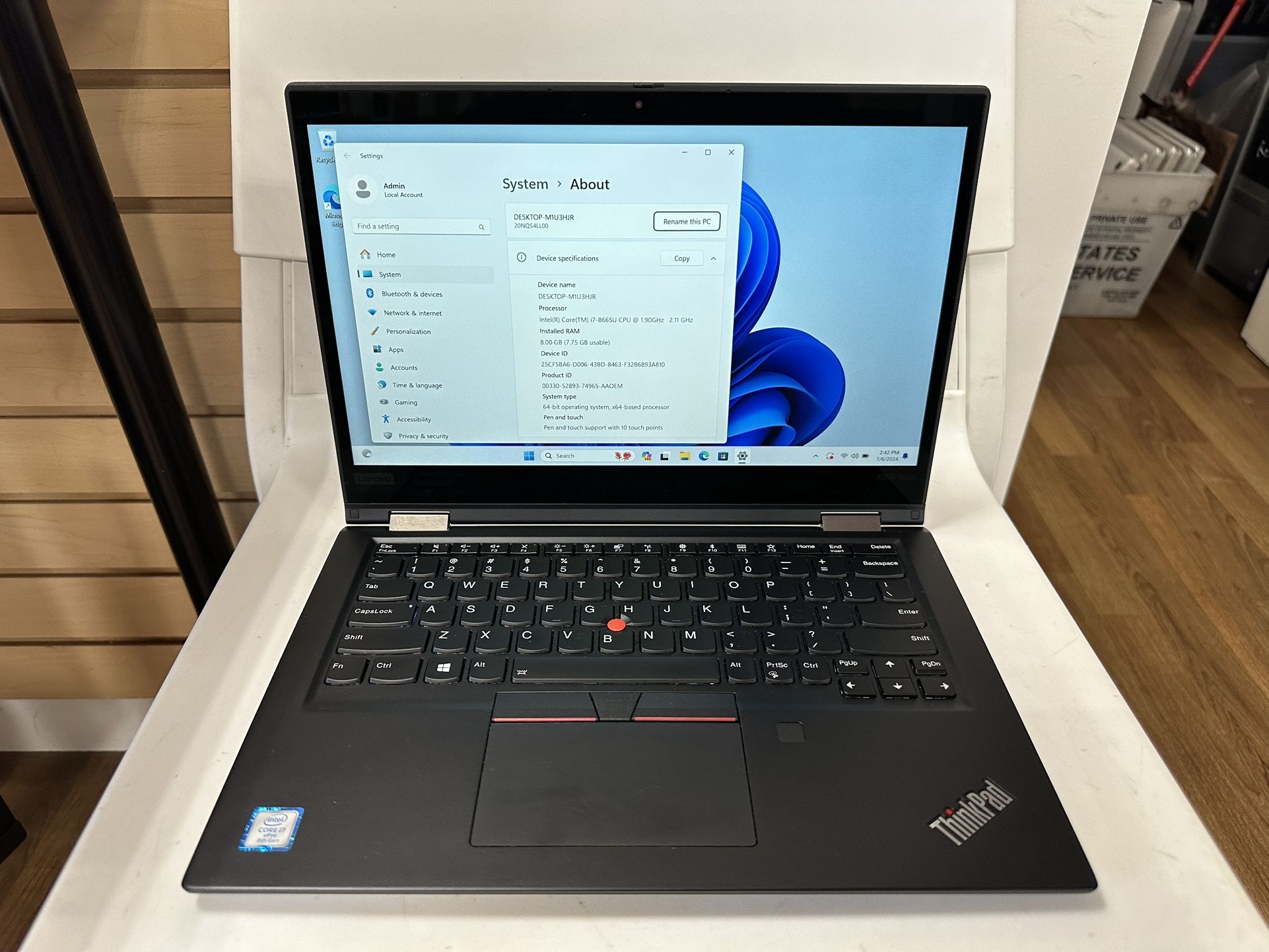 Lenovo Thinkpad X390 Yoga 13.3 inch 2 in 1 touchscreen core i7 8th gen 8GB RAM 256GB SSD