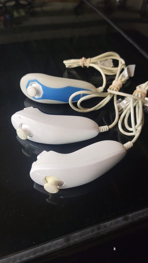 Nintendo Wii Nunchuck Controller Video Games