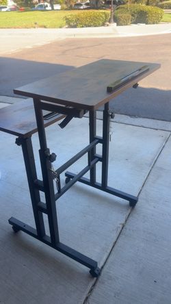 Mobile desk