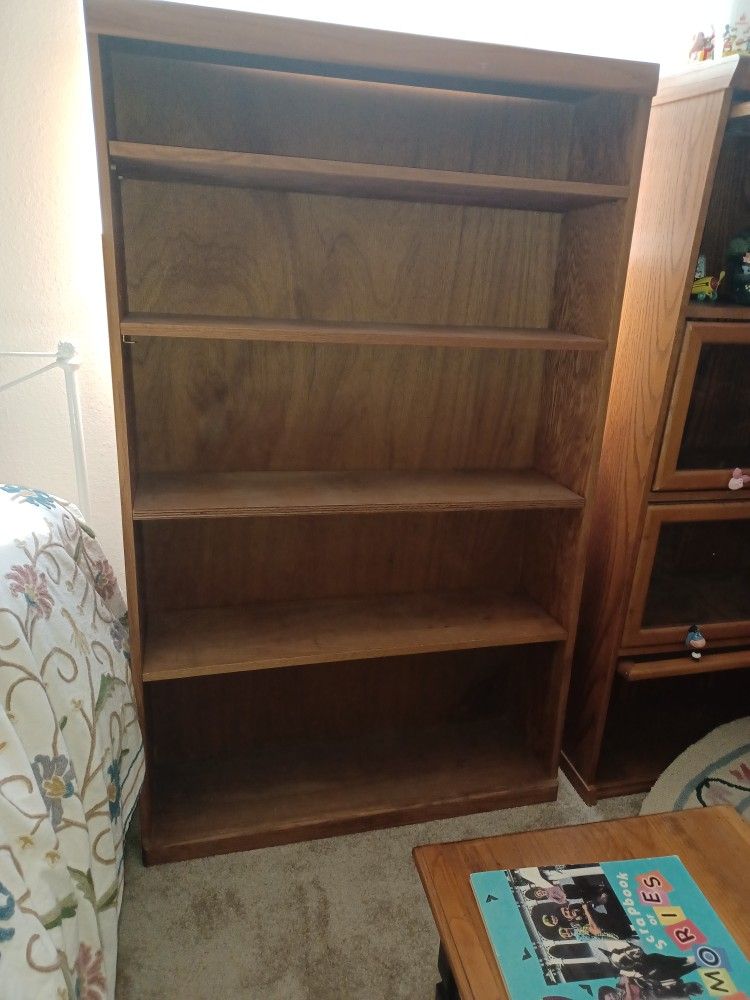 Free Matching Bookshelves