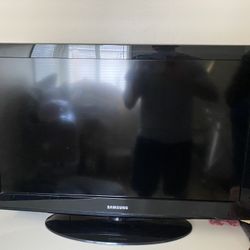 32 Inch Samsung LCD TV