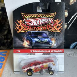  Hot Wheels 1/64 scale Drag Strip Demons '70 Dodge Challenger Funny Car