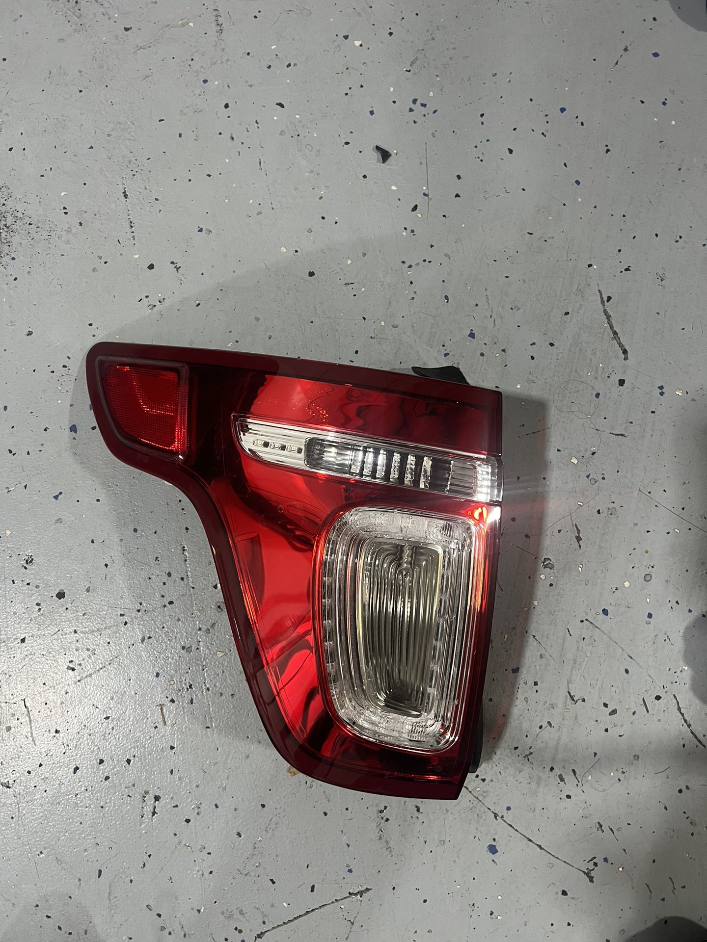 2011-2015 Ford Explorer Tail Light Lamp LED Left Driver OEM TESTED BB53-13B505-A
