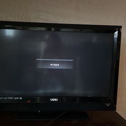VIZIO E320VL Black HD TV, 24 Inch