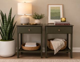 Set of 2 nightstands/end tables