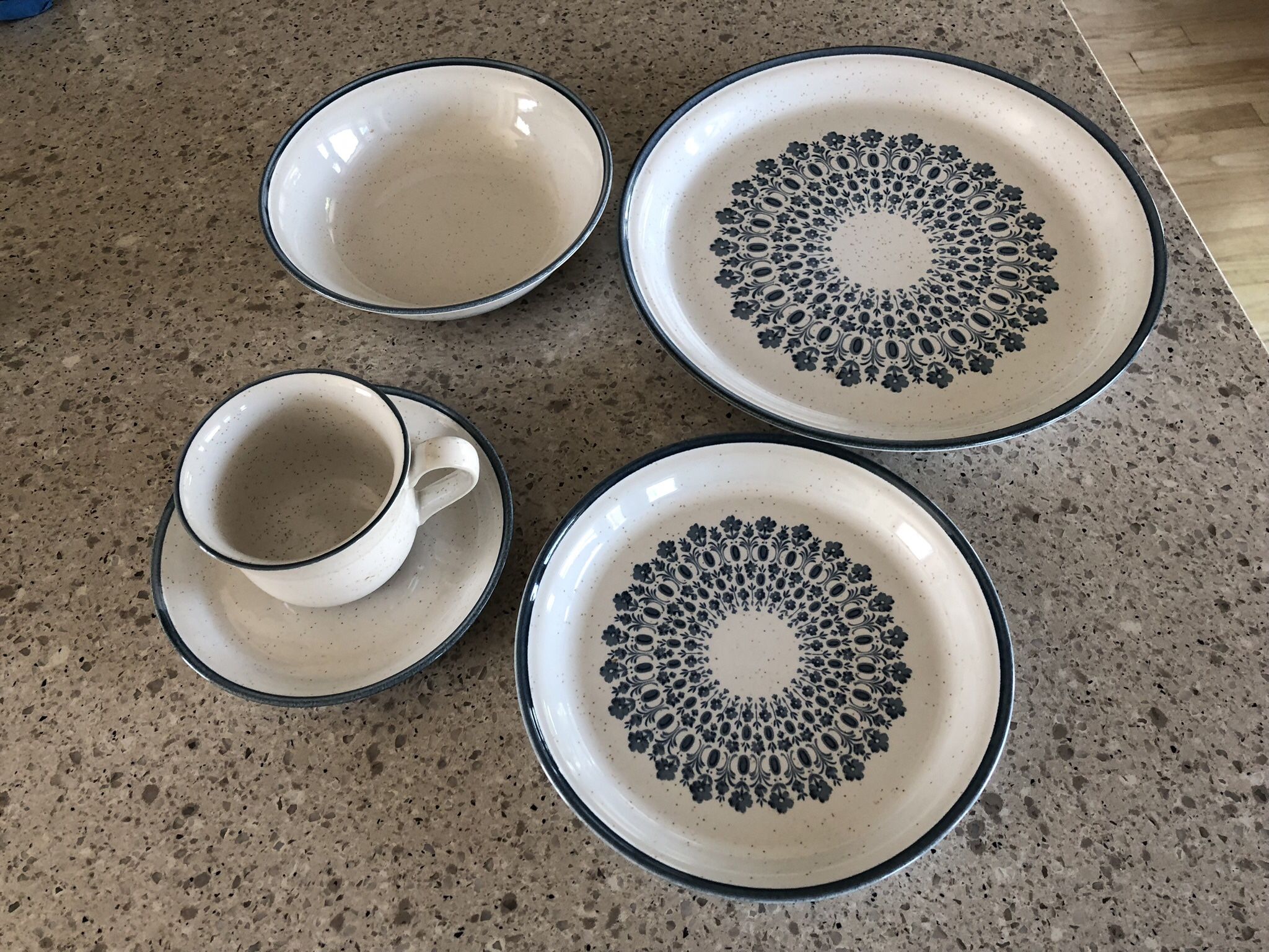 Nitto Heather Stone Moonburst Stoneware 20 Pcs Dinner Set For 5