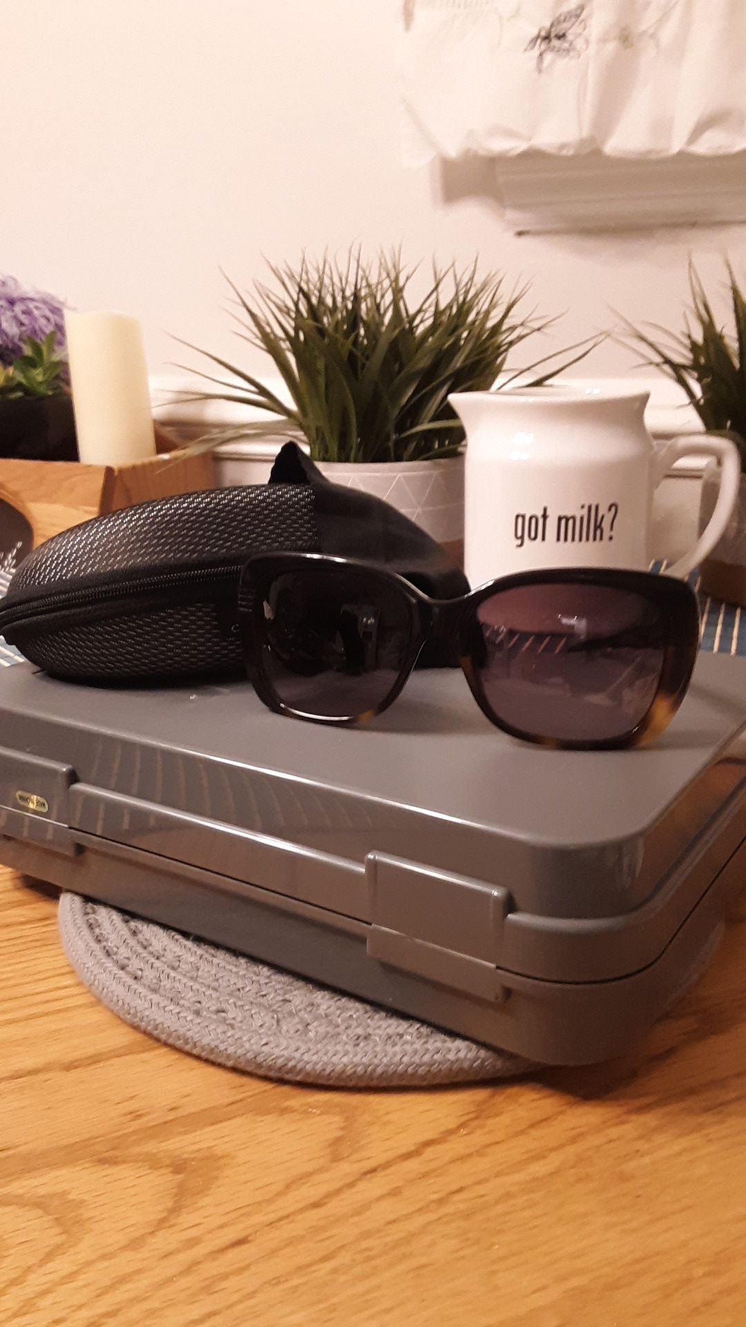 MARC JACOBS SUNGLASSES