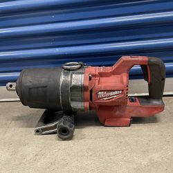 Milwaukee M18 FUEL 1in. D-Handle  High Torque Impact Wrench 