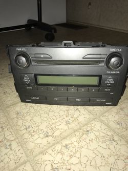 2010 Toyota Corolla radio/disc assembly
