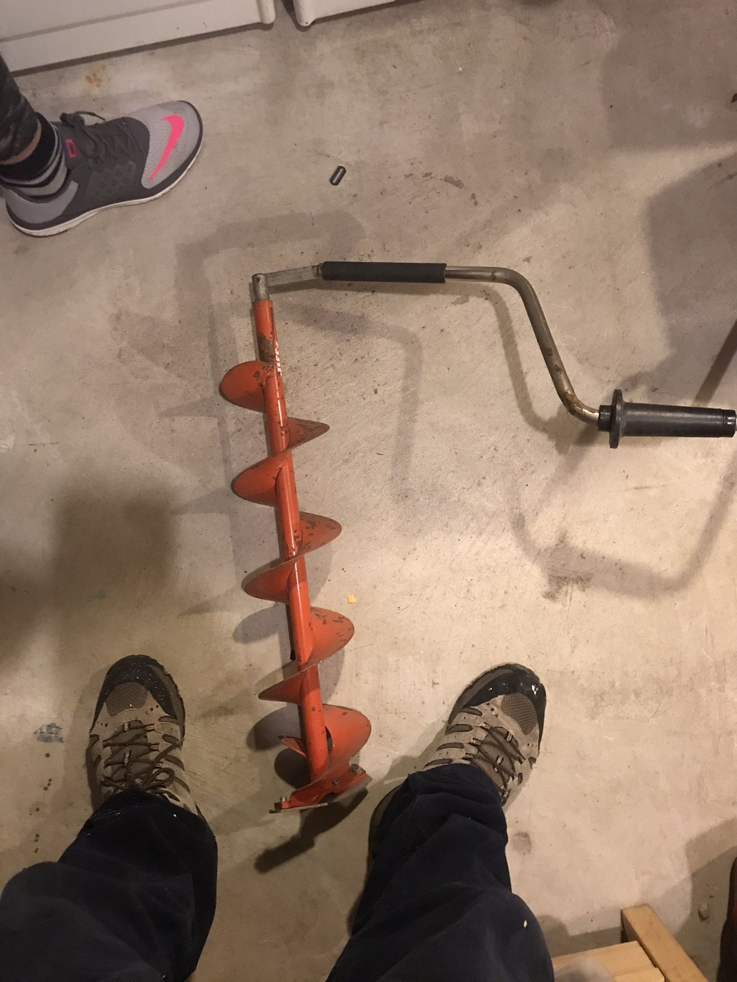Hand ice auger