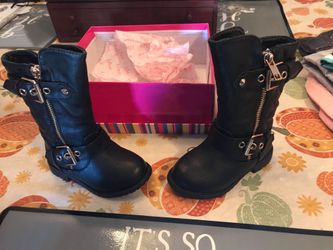 Size four NEVER BEEN WORN