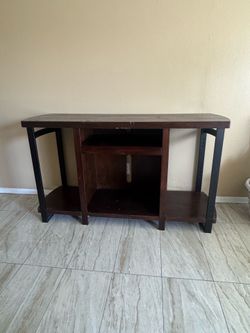 Tv stand/ entertainment center