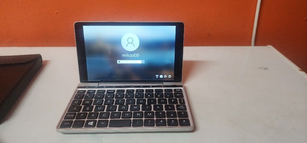 World Smallest Laptop Gpd Pocket 2 Intel Core m3-8100y
