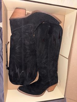 Boots size 7M
