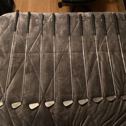 845 Silver Scot Iron Set With Golf Bag