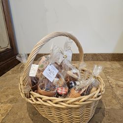 Farmers Market Gift Bags & Basket