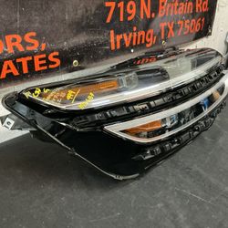 HYUNDAI GENESIS GV70  RH HEADLIGHT 2022-2025 OEM