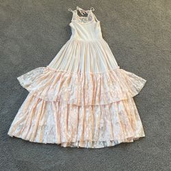 Super cute flowy he dress size 10