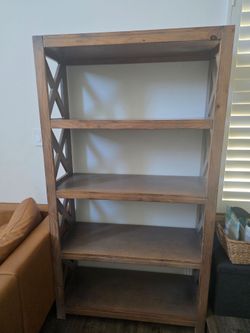 4 tier solid wood bookshelf like new condition