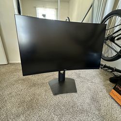 32” Curved Dell Monitor