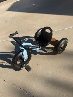 Kids Schwinn tricycle
