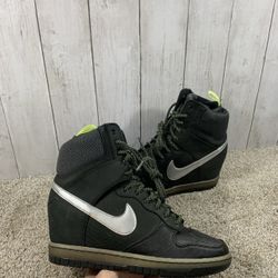Nike Dunk Sky HI Sneakerboot Womens Size 8.5 Shoes Black Volt Silver 684954 001